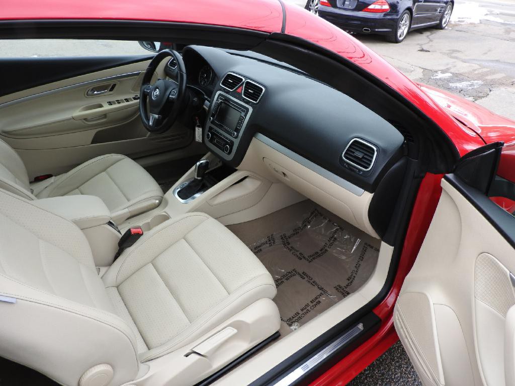 2012 Volkswagen Eos Image 13