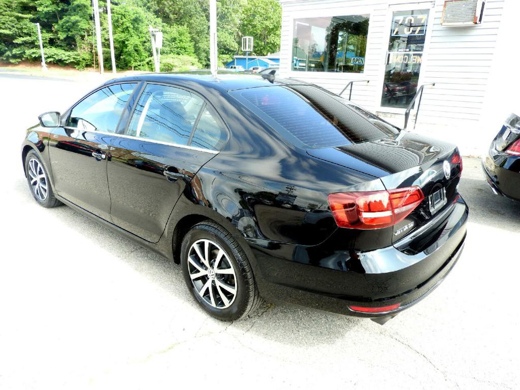 2017 Volkswagen Jetta Image 4