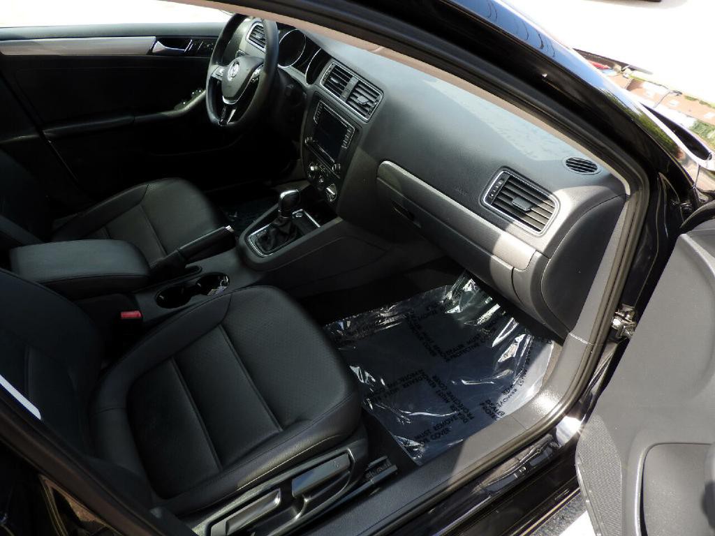2017 Volkswagen Jetta Image 9