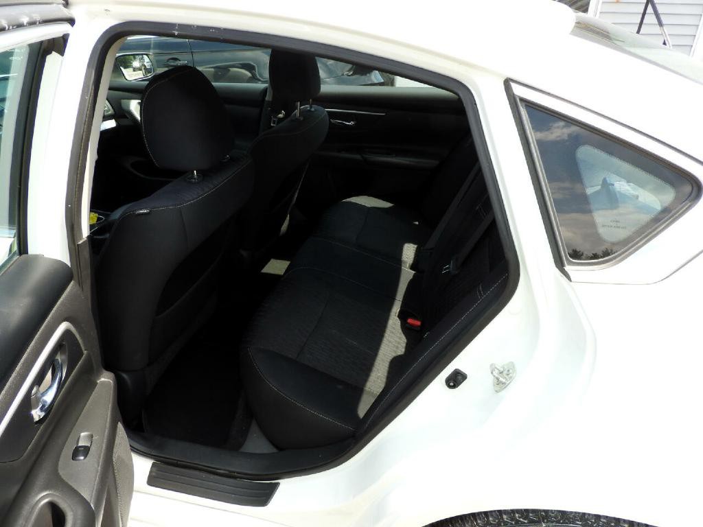 2018 Nissan Altima Image 10