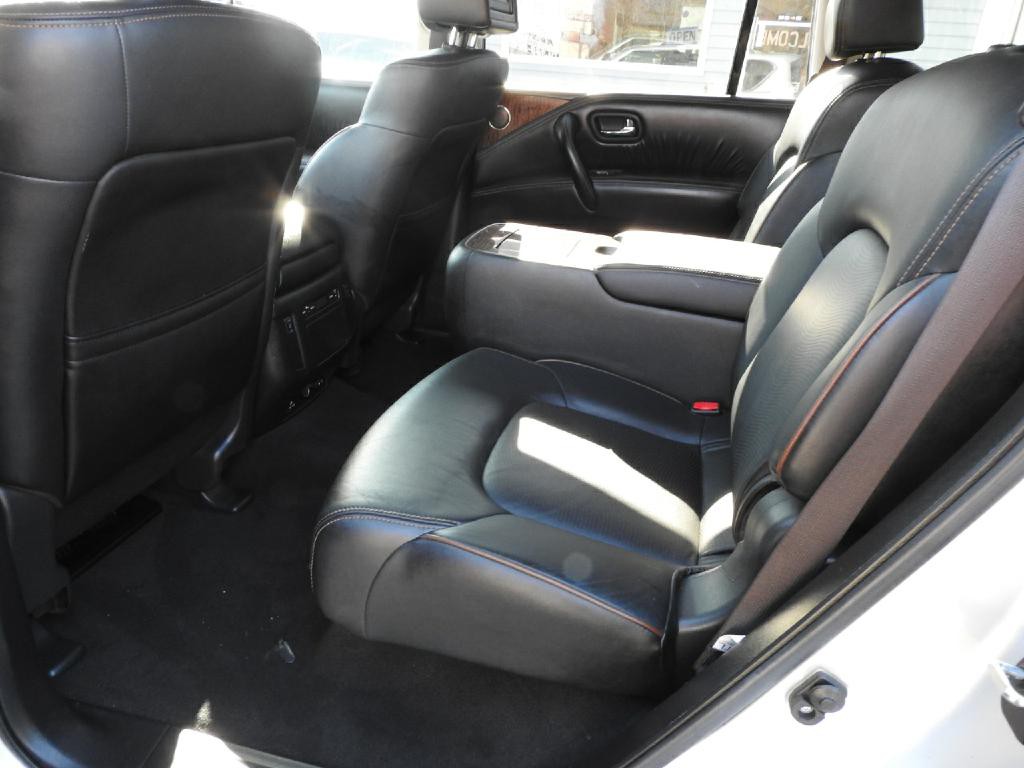 2017 Nissan Armada Image 9