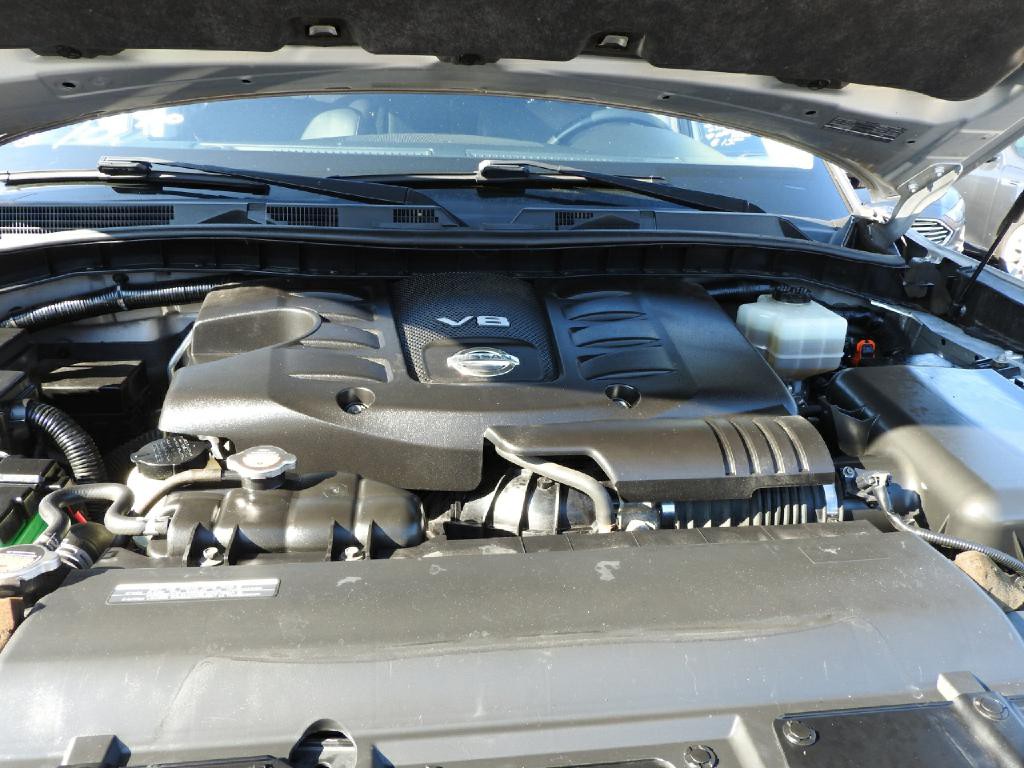 2017 Nissan Armada Image 18