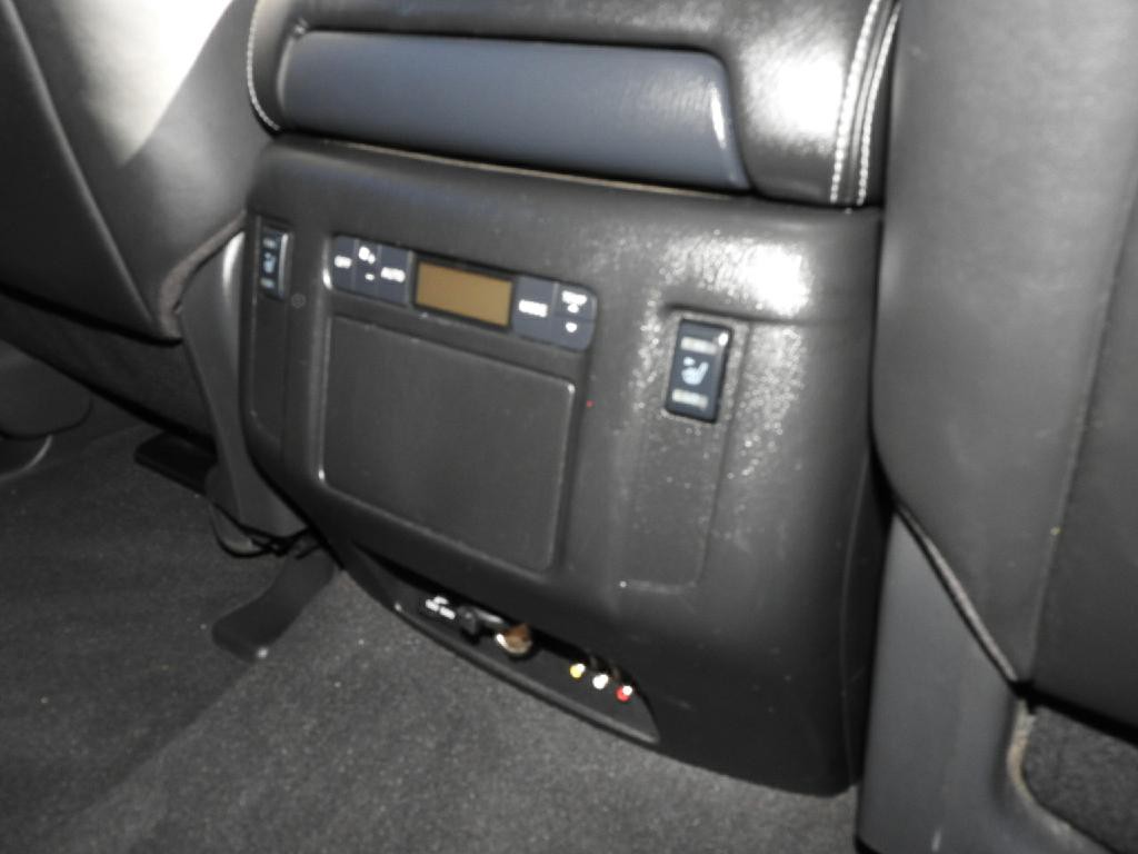 2017 Nissan Armada Image 19