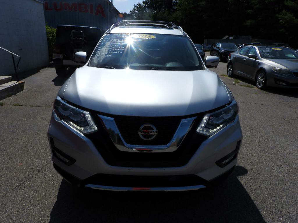 2018 Nissan Rogue Image 2