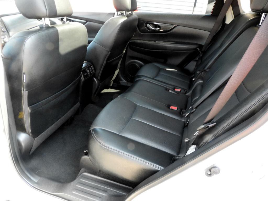 2018 Nissan Rogue Image 9