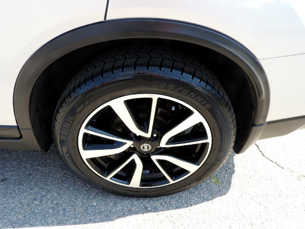 2018 Nissan Rogue Image 21