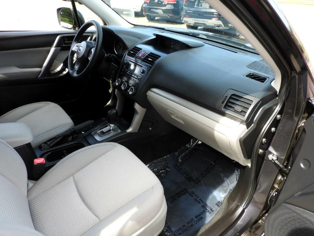 2015 Subaru Forester Image 8