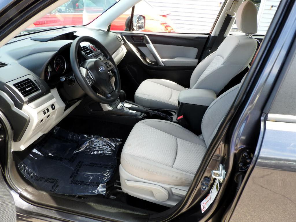 2015 Subaru Forester Image 9