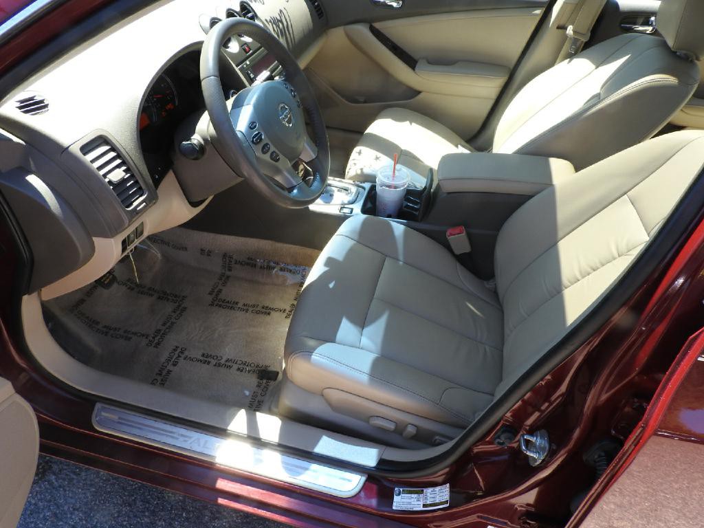 2012 Nissan Altima Image 7