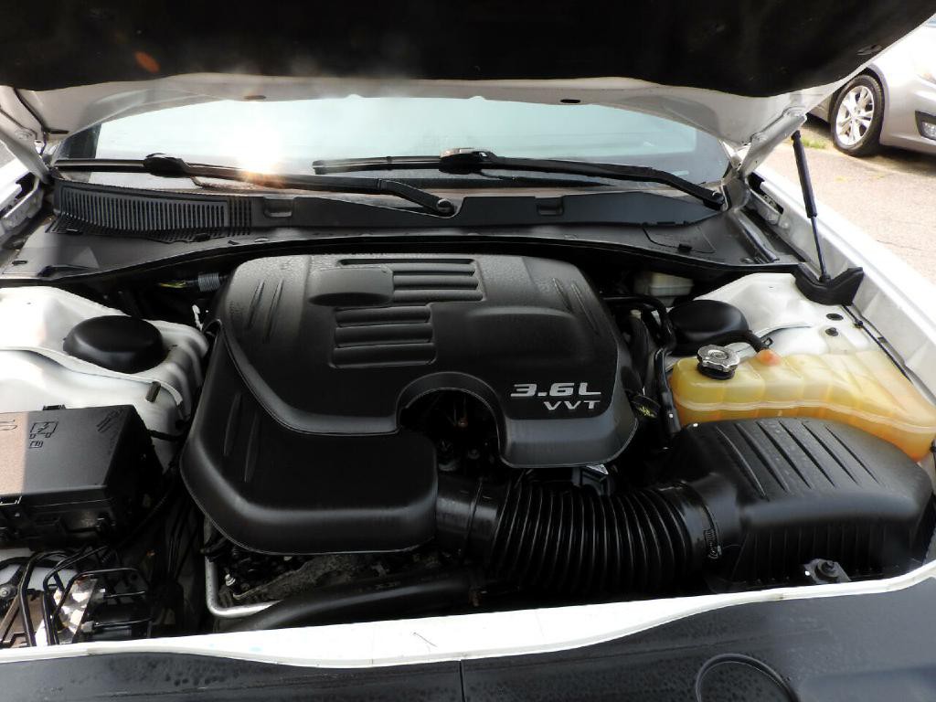 2014 Dodge Charger Image 18