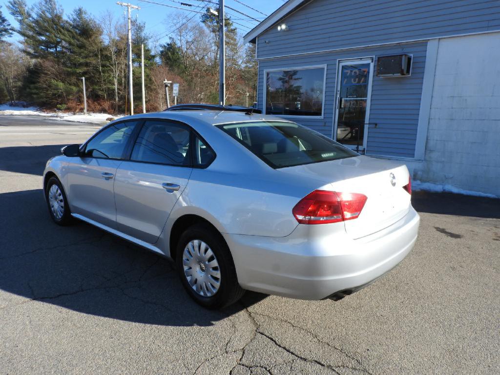 2012 Volkswagen Passat Image 2