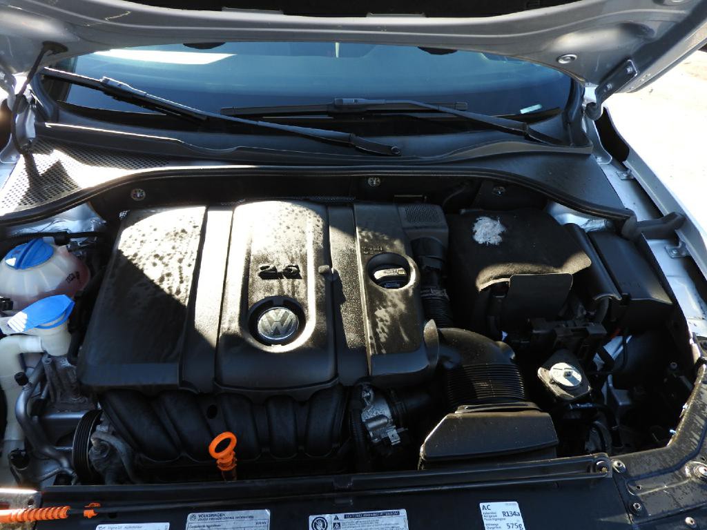 2012 Volkswagen Passat Image 9