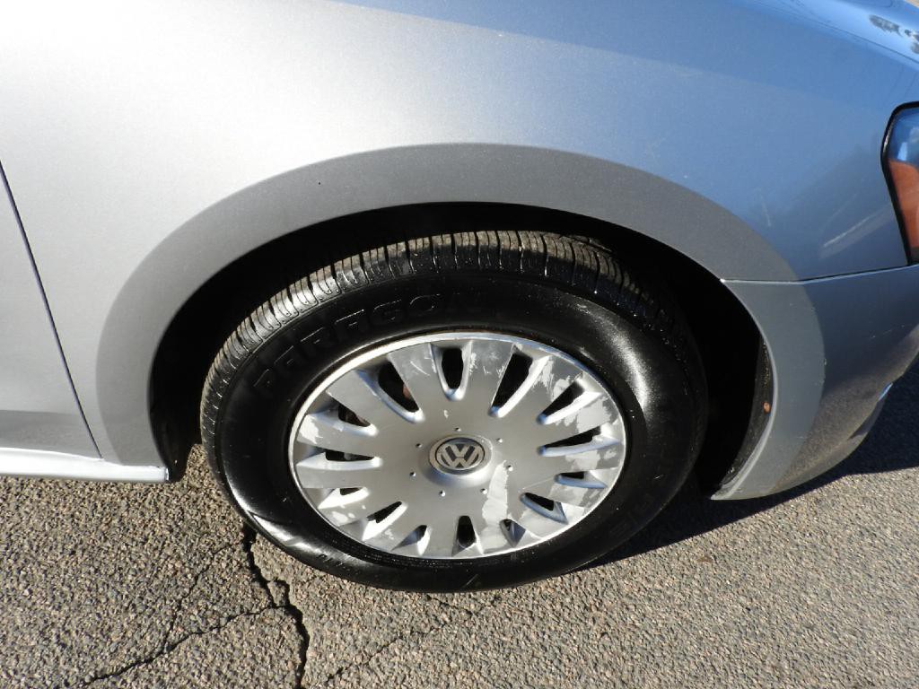 2012 Volkswagen Passat Image 10
