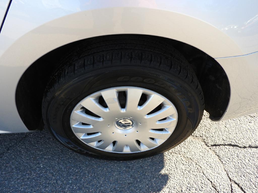 2012 Volkswagen Passat Image 12