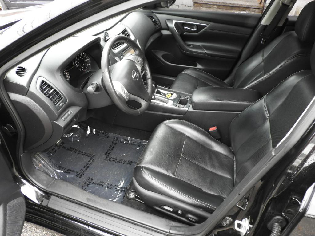 2016 Nissan Altima Image 7