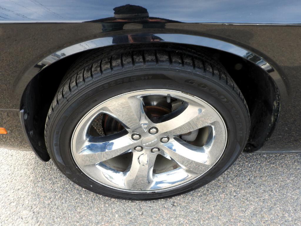 2014 Dodge Challenger Image 16