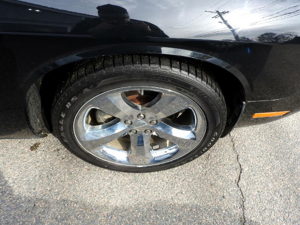 2014 Dodge Challenger Image 17