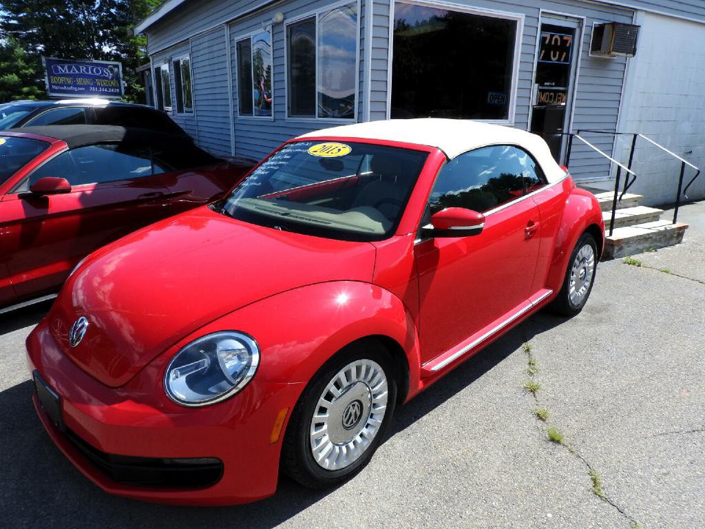 2015 Volkswagen Beetle Image 2