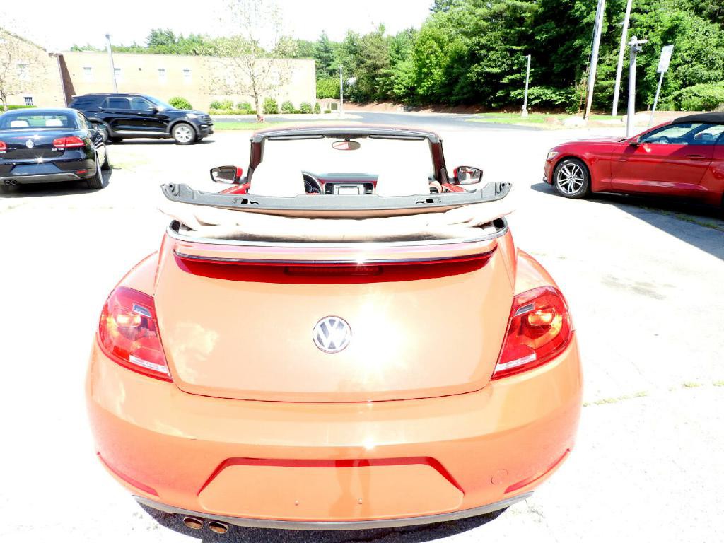 2015 Volkswagen Beetle Image 7