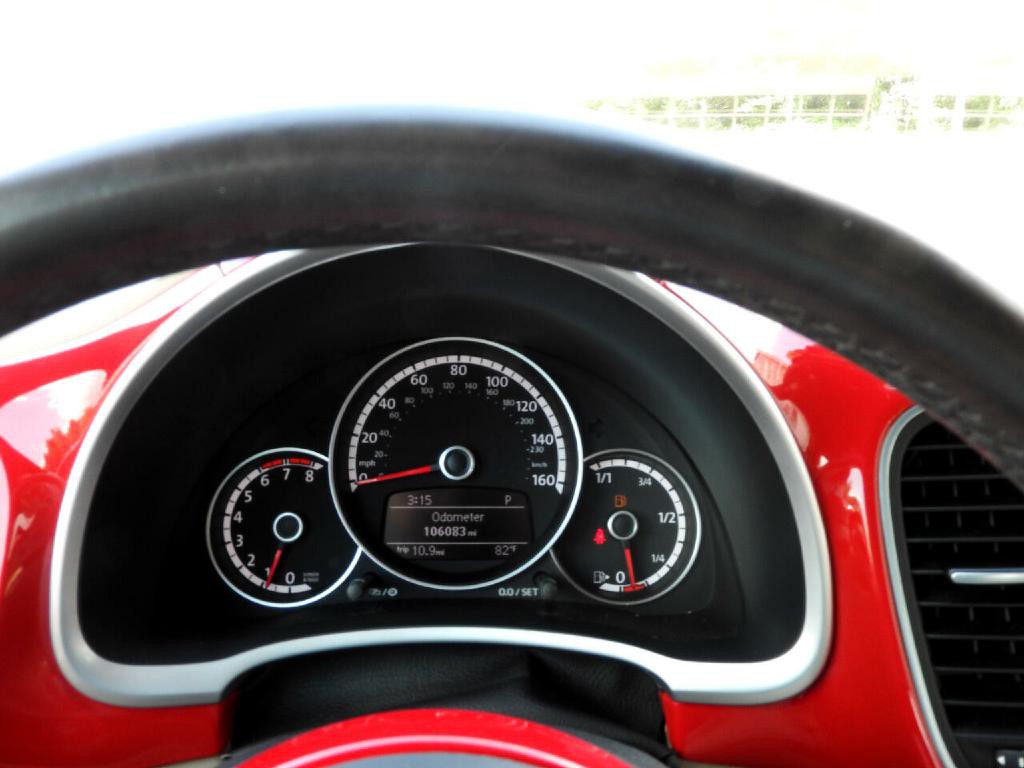 2015 Volkswagen Beetle Image 19