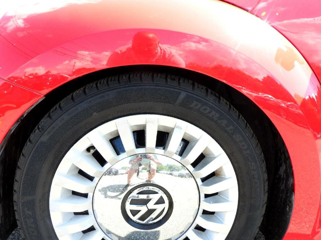 2015 Volkswagen Beetle Image 22