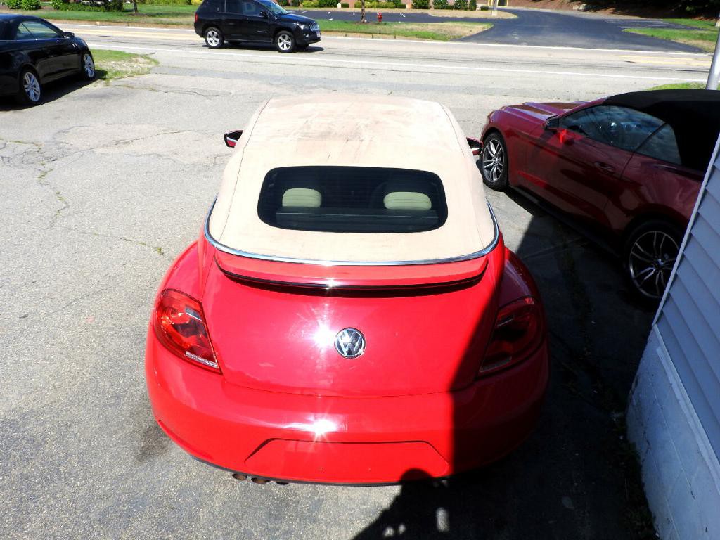 2015 Volkswagen Beetle Image 28