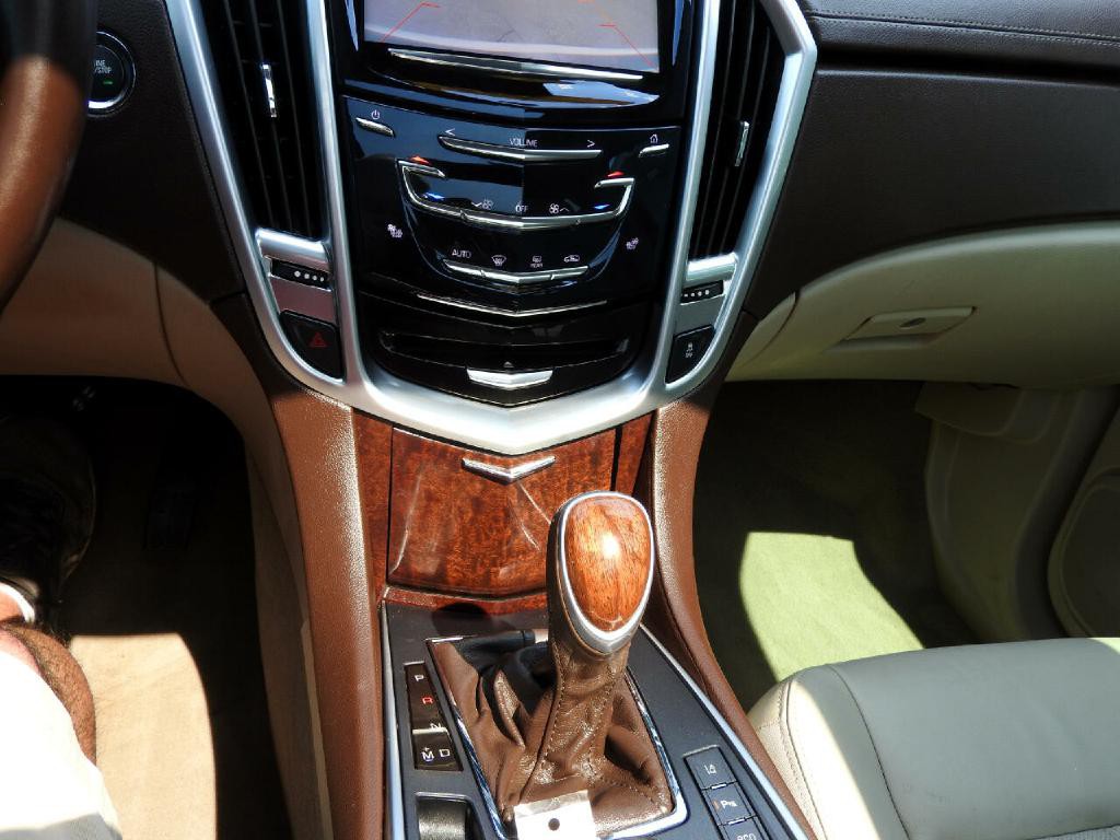 2015 Cadillac SRX Image 16