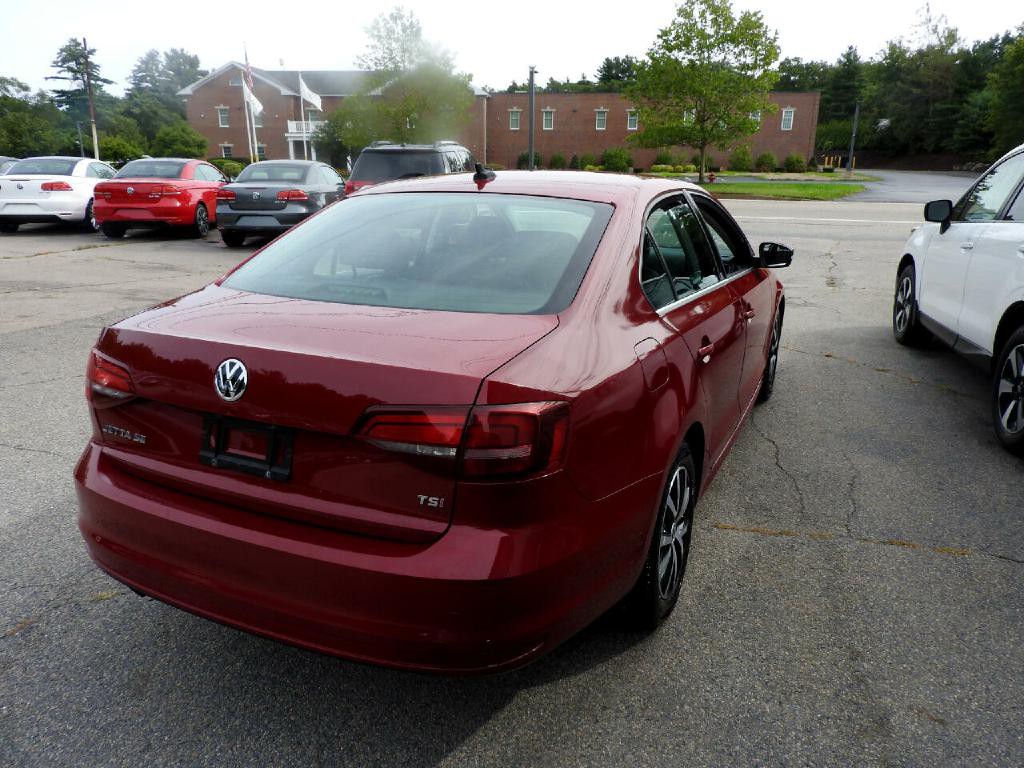 2017 Volkswagen Jetta Image 5