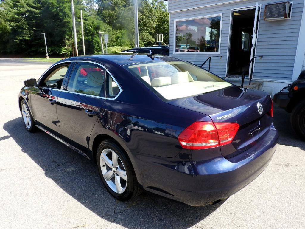 2015 Volkswagen Passat Image 4