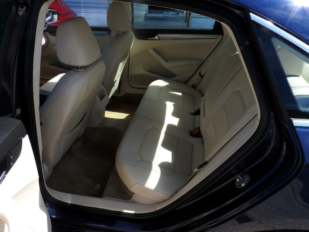 2015 Volkswagen Passat Image 8