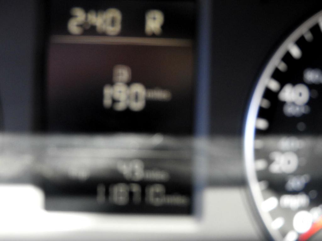 2015 Volkswagen Passat Image 12
