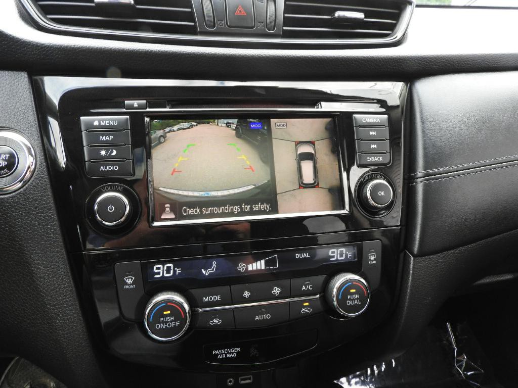 2018 Nissan Rogue Image 12