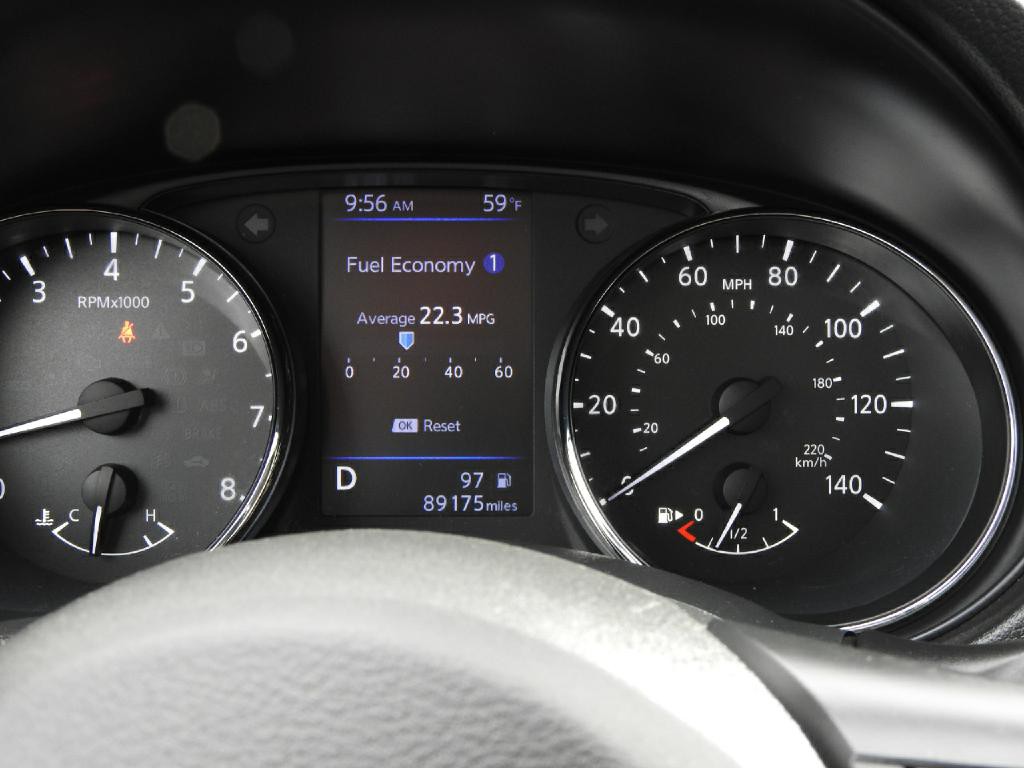 2018 Nissan Rogue Image 16