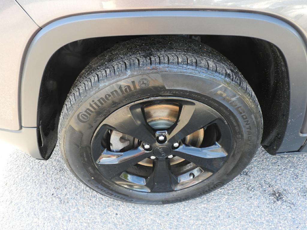 2016 Jeep Cherokee Image 18