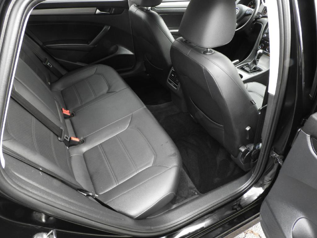 2014 Volkswagen Passat Image 10