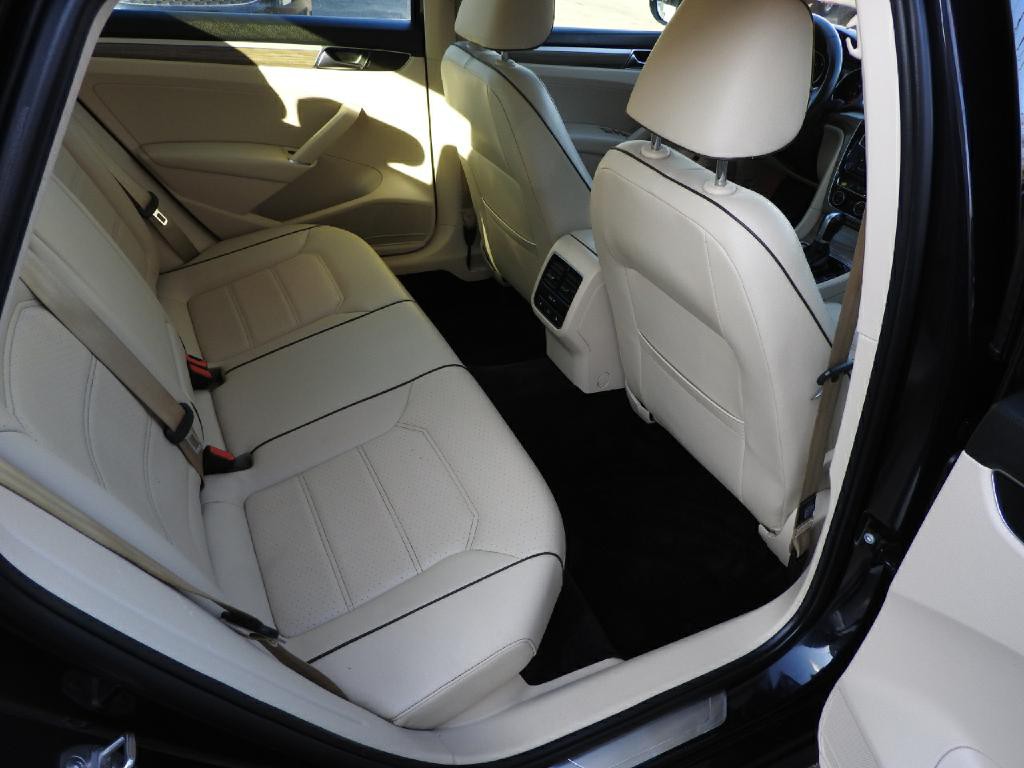 2018 Volkswagen Passat Image 8