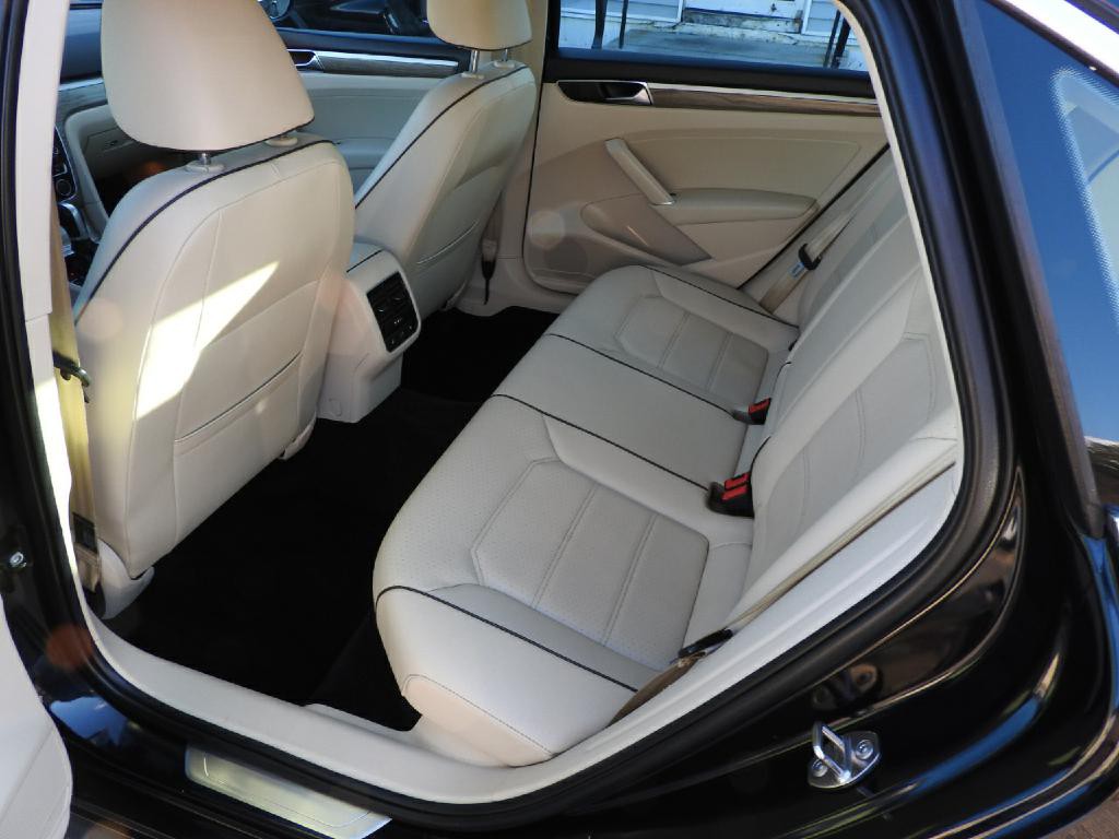 2018 Volkswagen Passat Image 9