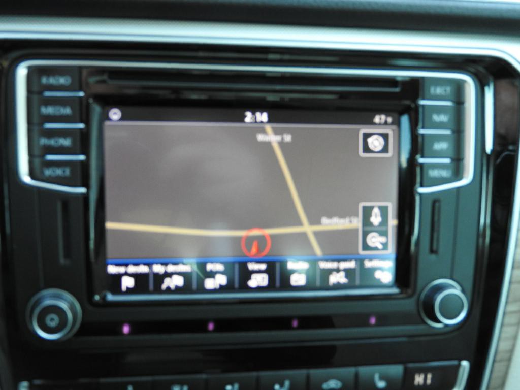 2018 Volkswagen Passat Image 14