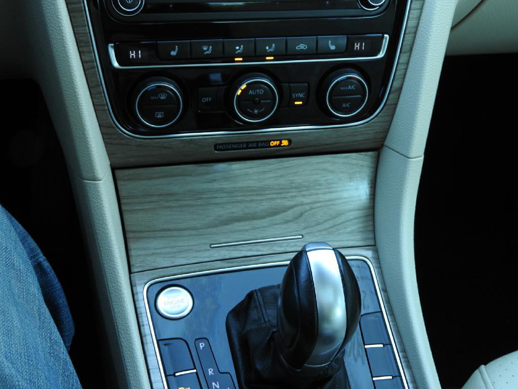 2018 Volkswagen Passat Image 15