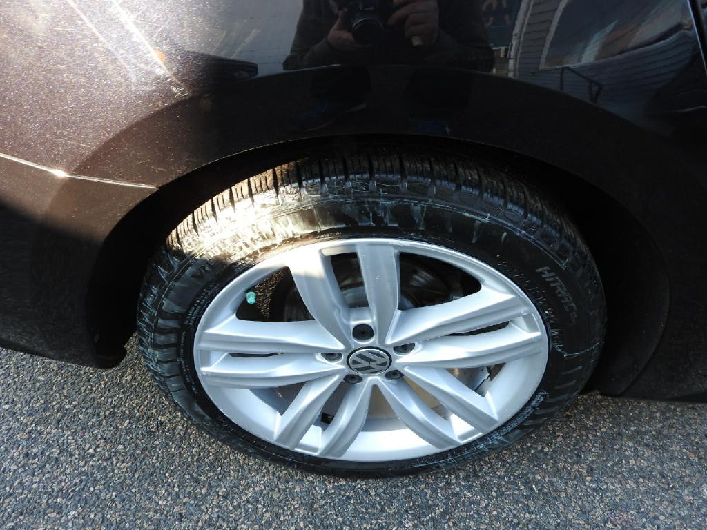 2018 Volkswagen Passat Image 17