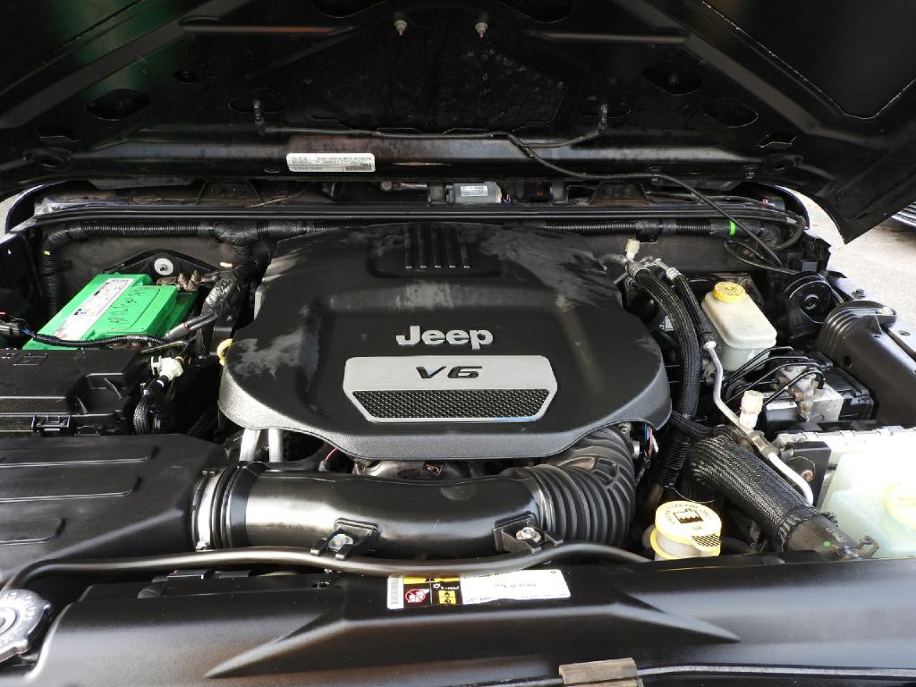 2015 Jeep Wrangler Image 15