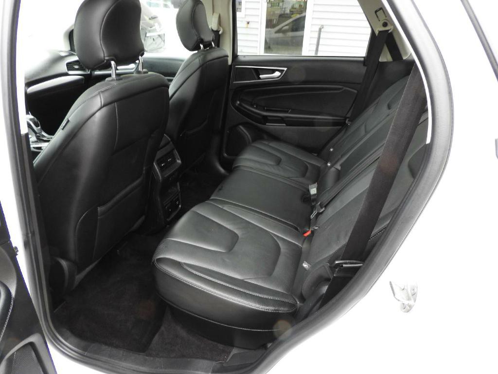 2016 Ford Edge Image 8