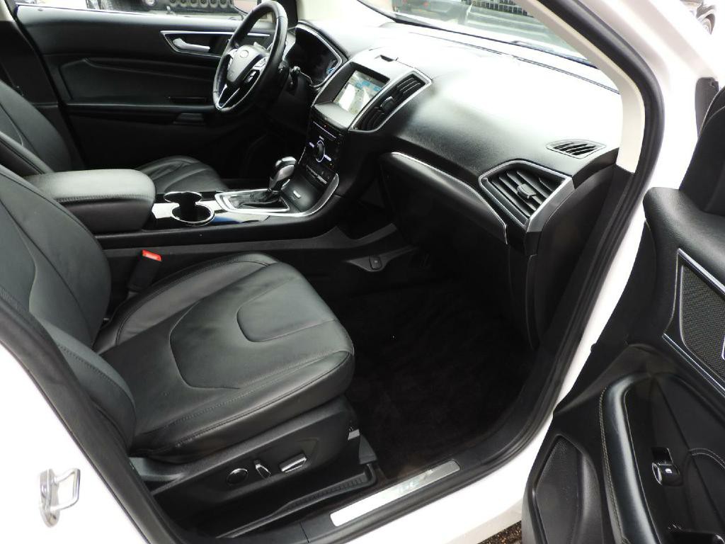 2016 Ford Edge Image 10