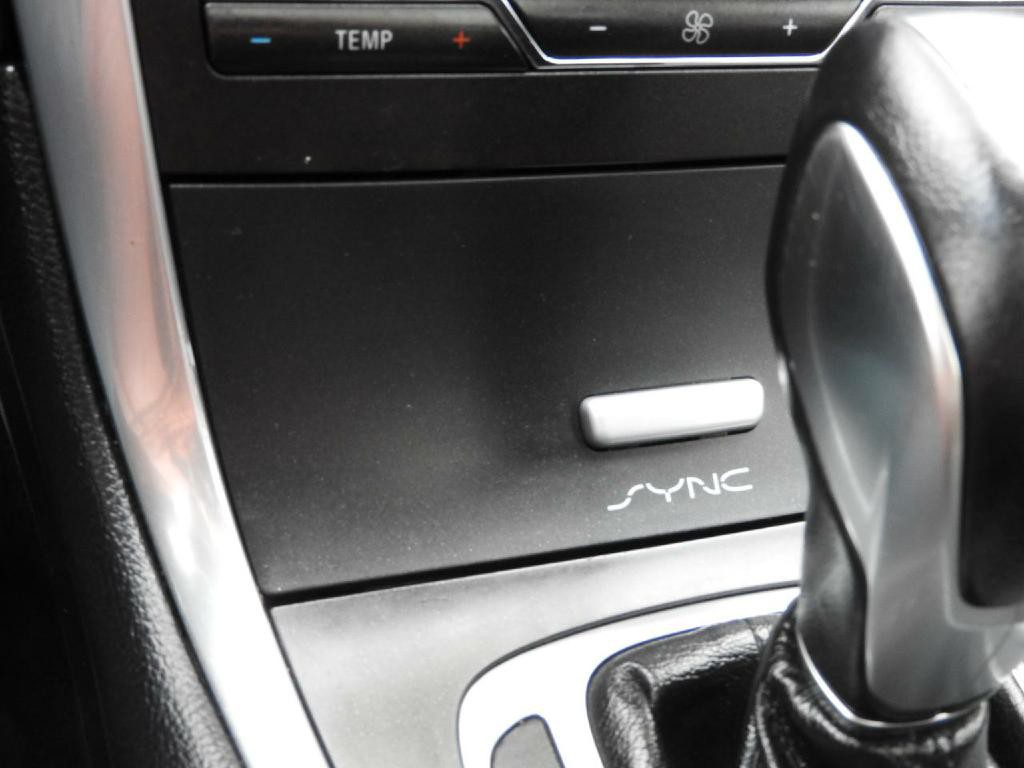 2016 Ford Edge Image 12