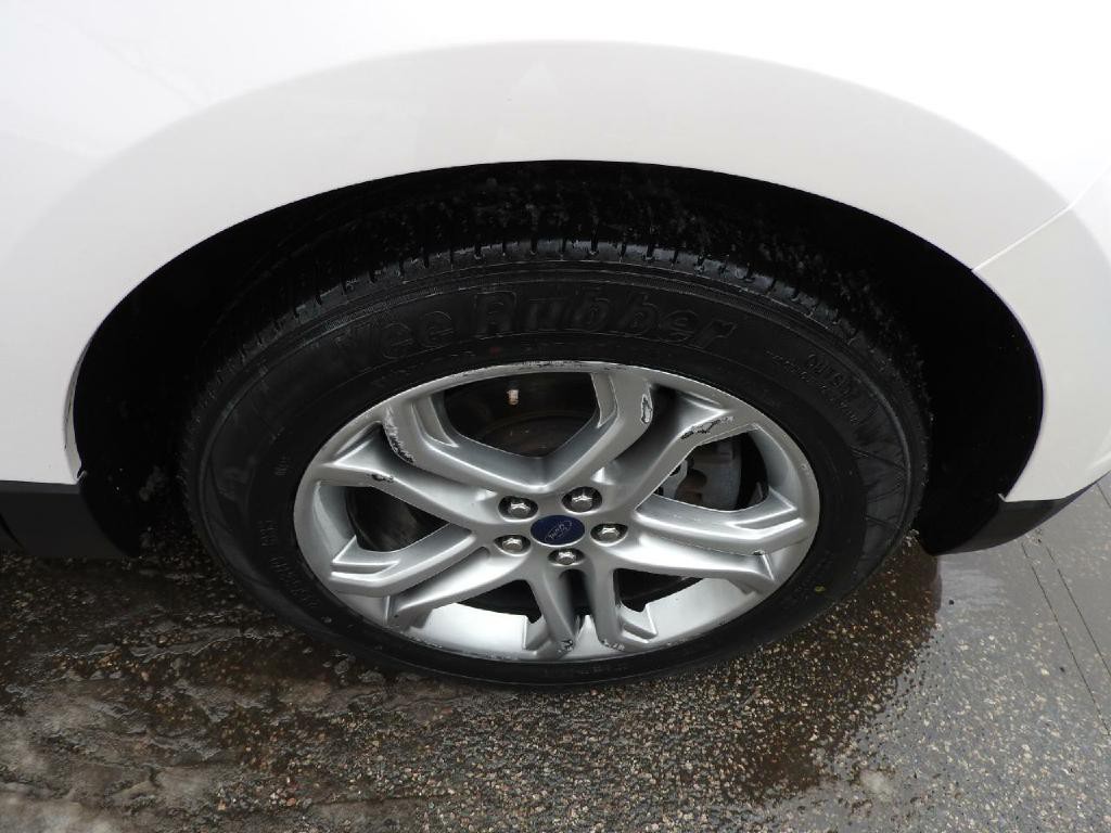 2016 Ford Edge Image 18