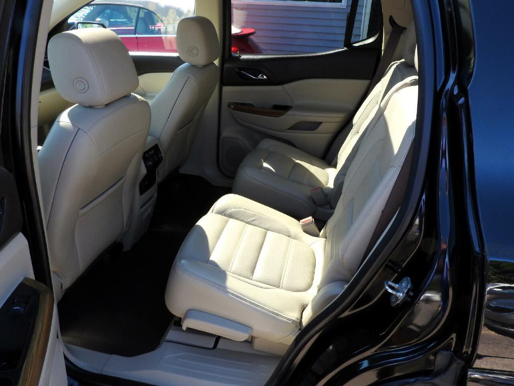 2017 GMC Acadia Image 10