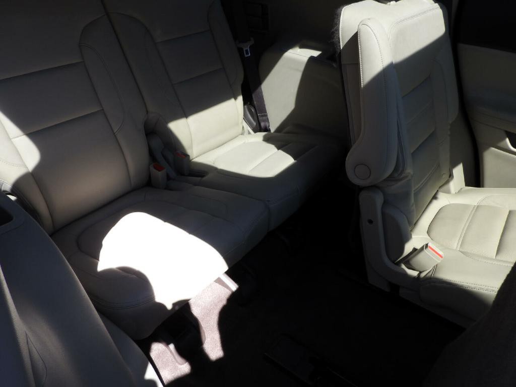 2017 GMC Acadia Image 12