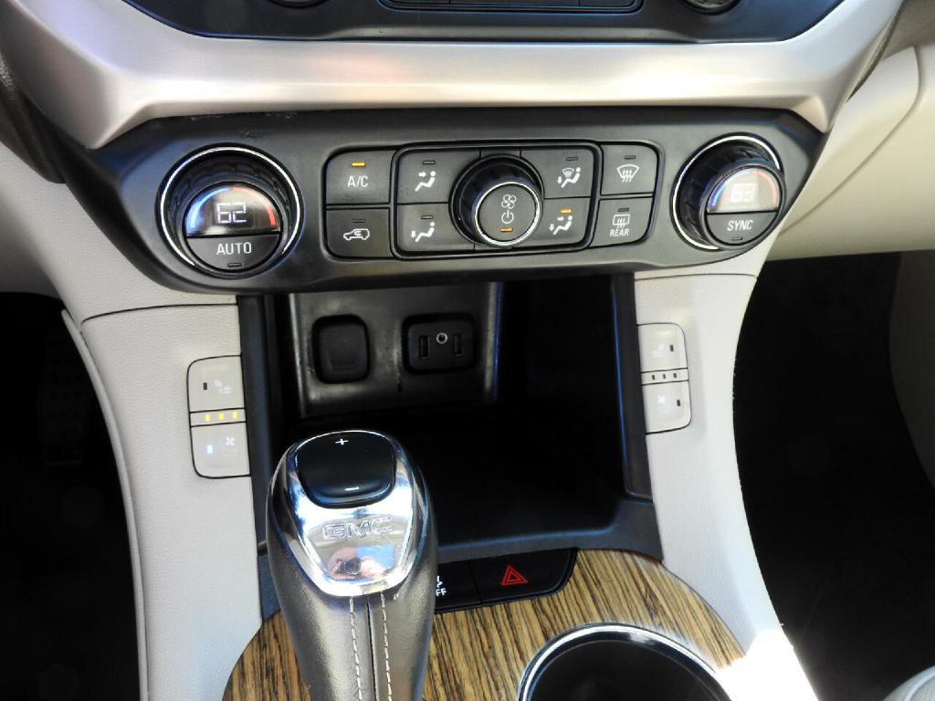 2017 GMC Acadia Image 21