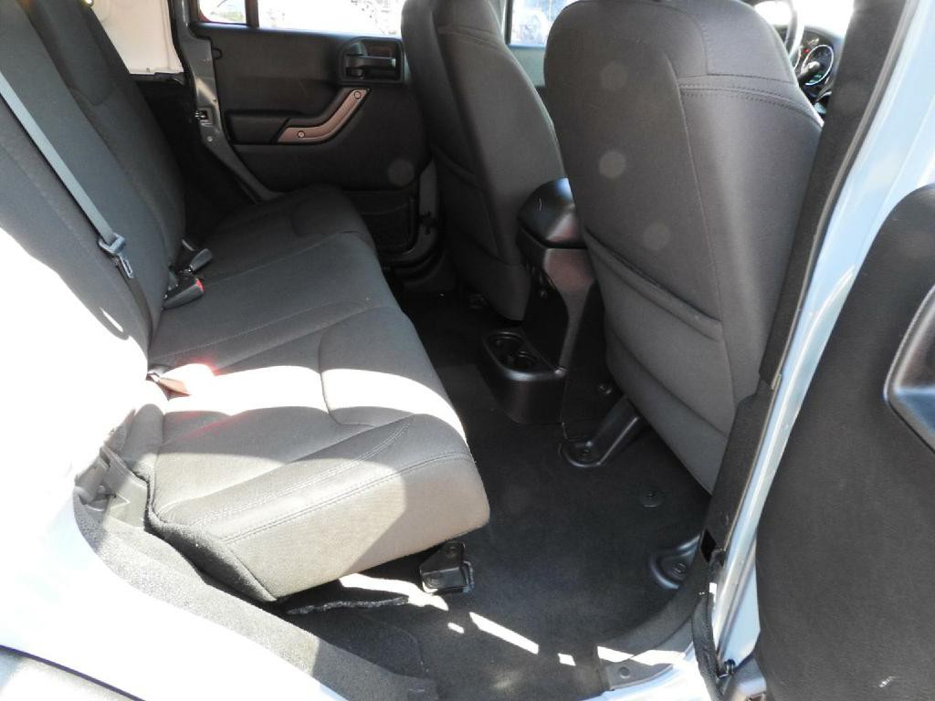 2015 Jeep Wrangler Image 8