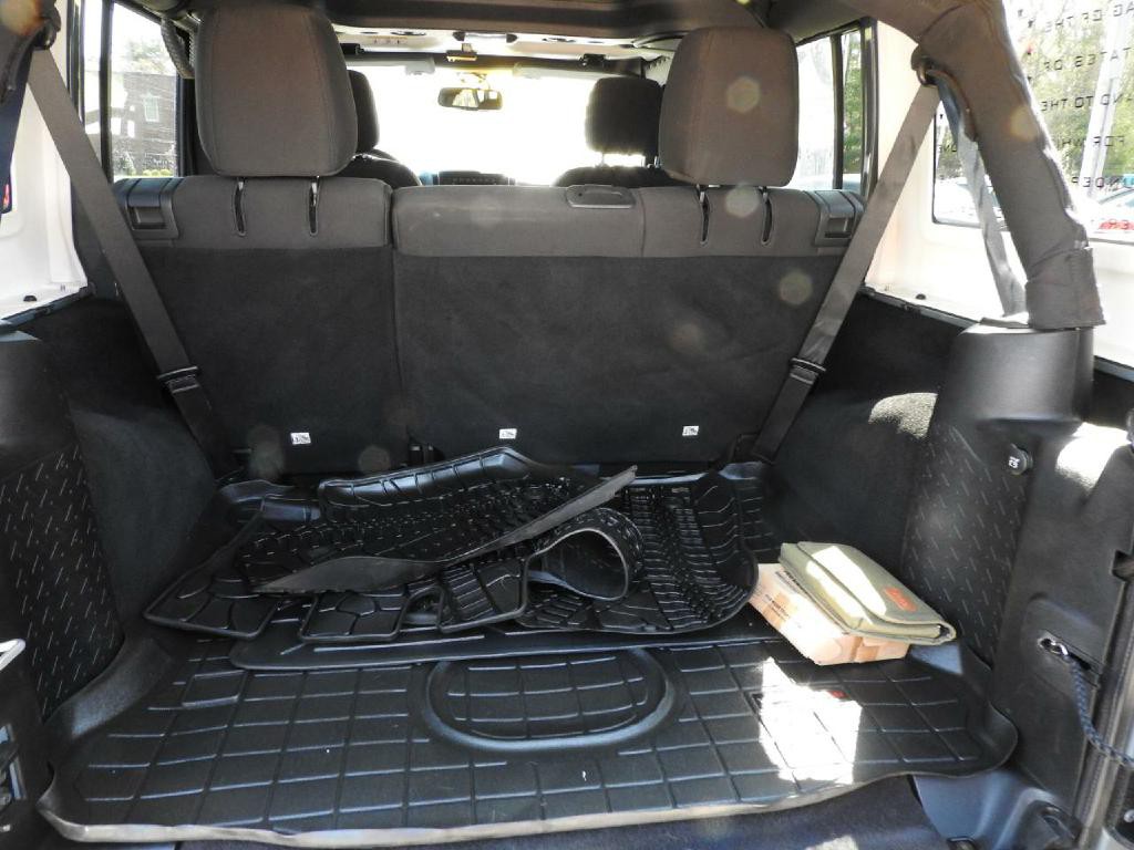 2015 Jeep Wrangler Image 11